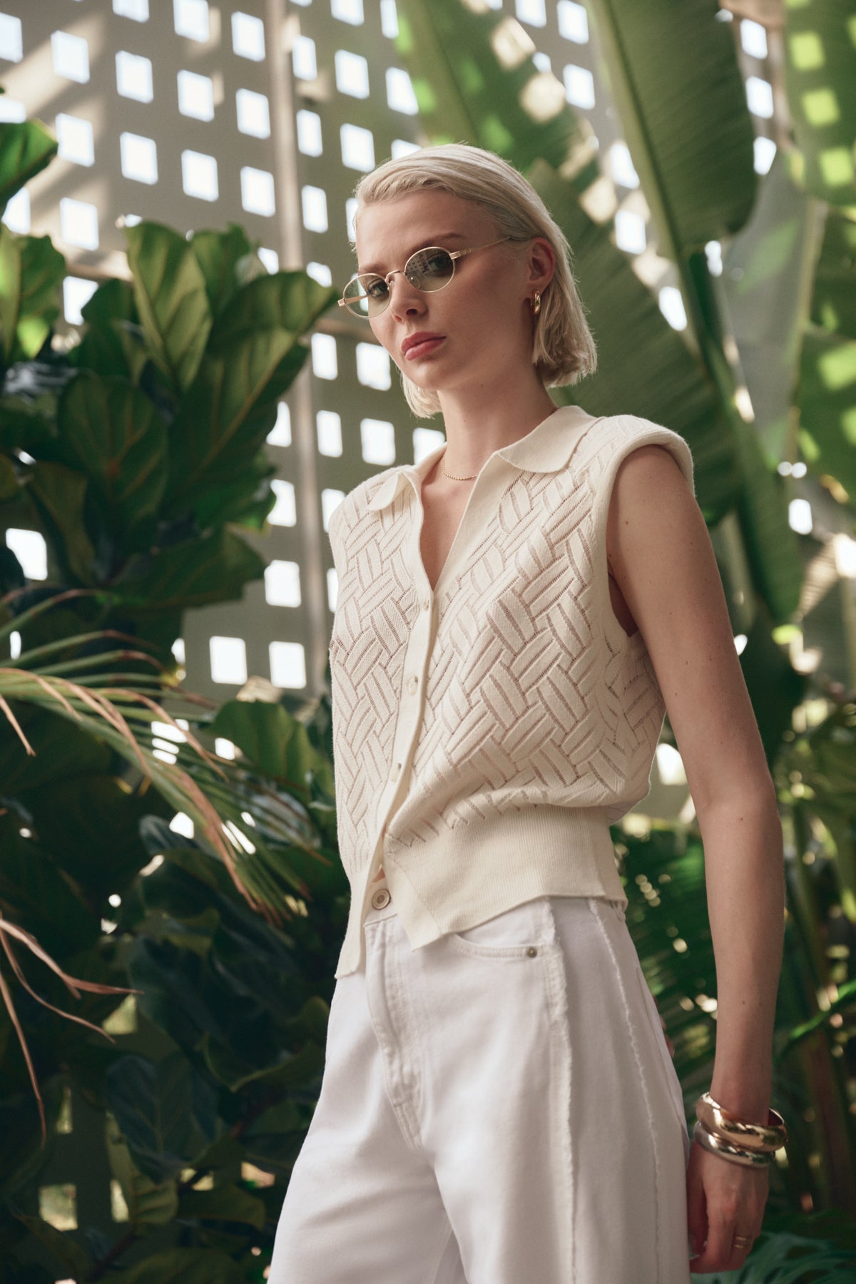 Knitted Sleeveless Collared Top