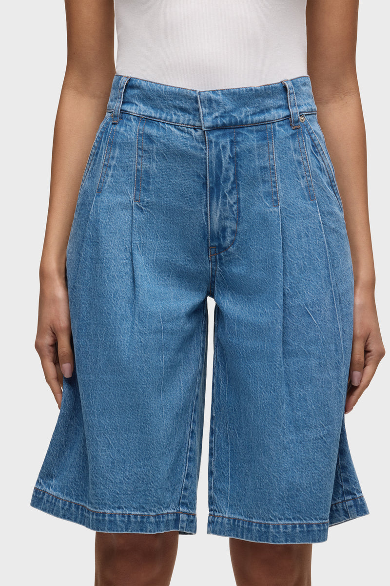 Clean Front Pleated Bermuda Short