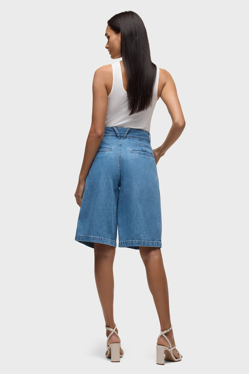 Clean Front Pleated Bermuda Short