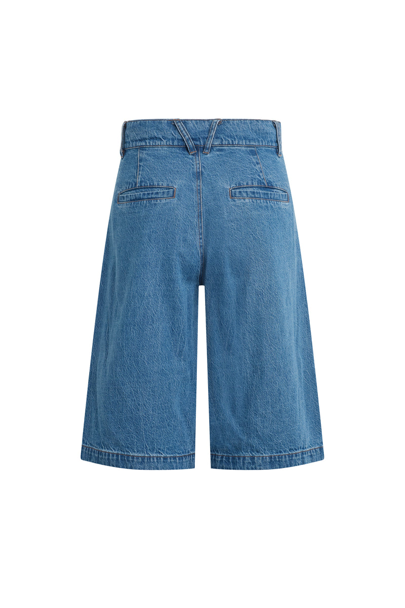 Clean Front Pleated Bermuda Short