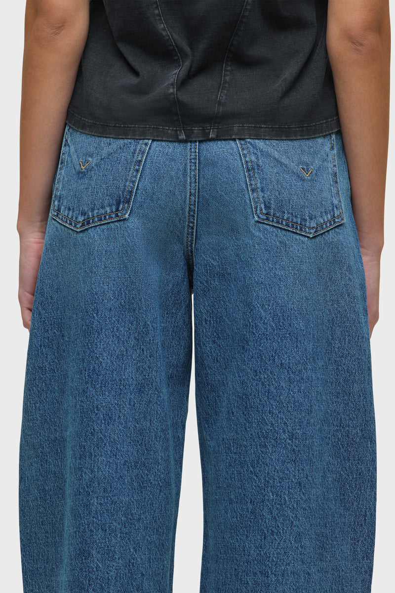 Bailey Relaxed Barrel Jean
