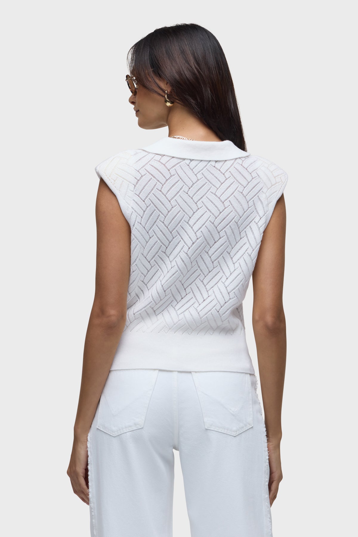 Knitted Sleeveless Collared Top