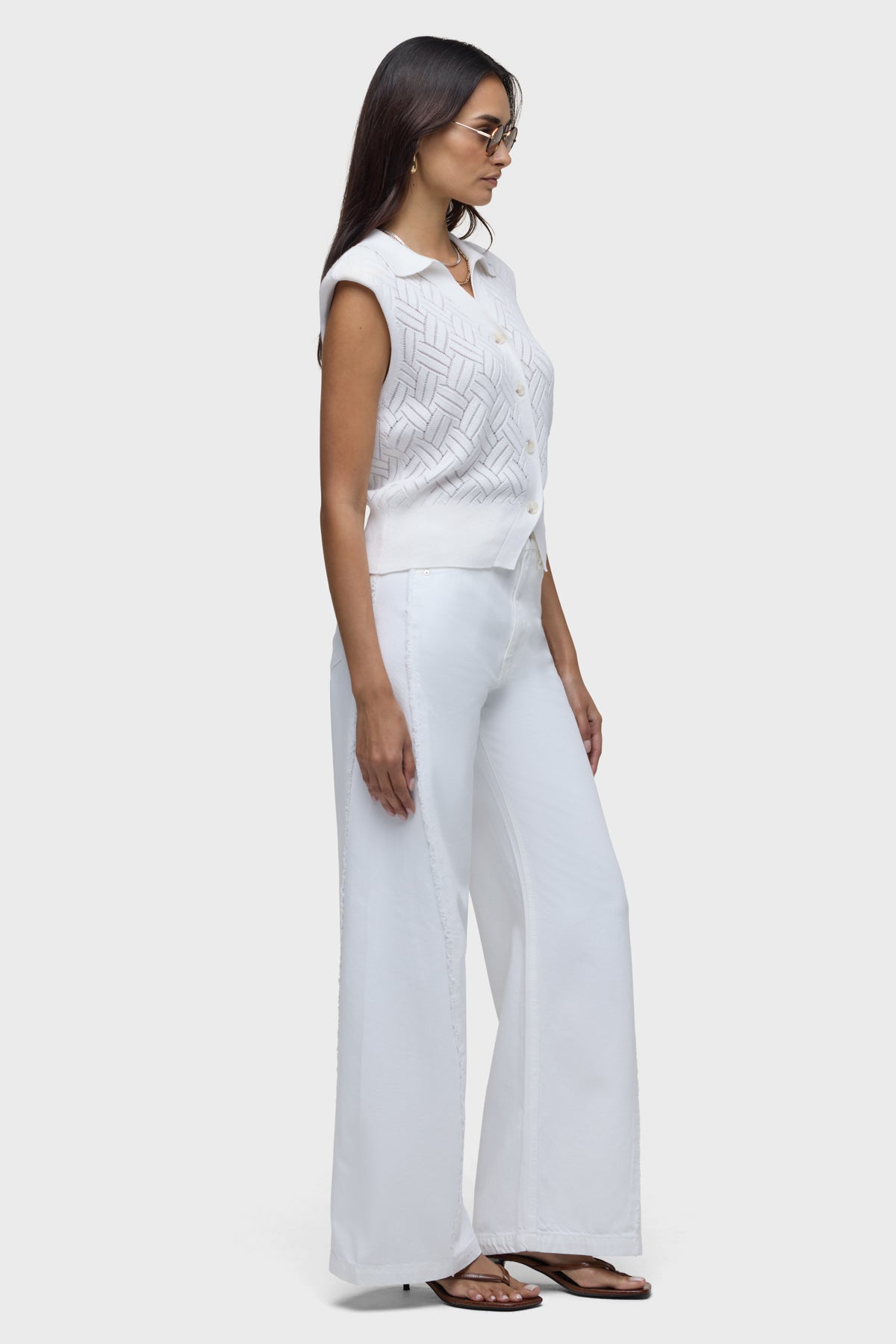 Knitted Sleeveless Collared Top