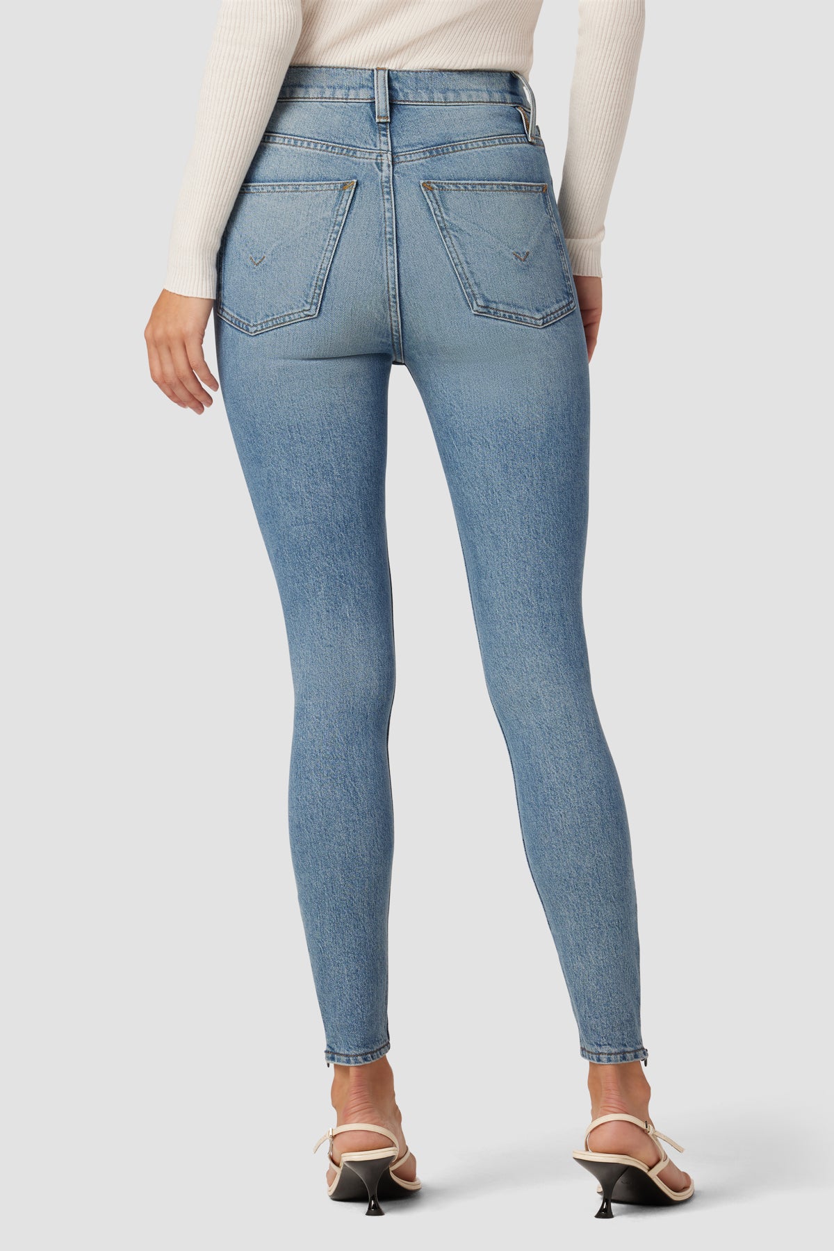 https://www.hudsonjeans.com/cdn/shop/products/CANPMK1462_PMK_c.jpg?v=1676584602