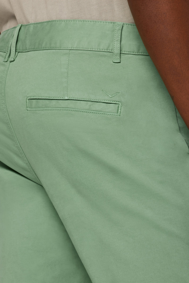 Classic Slim Straight Chino