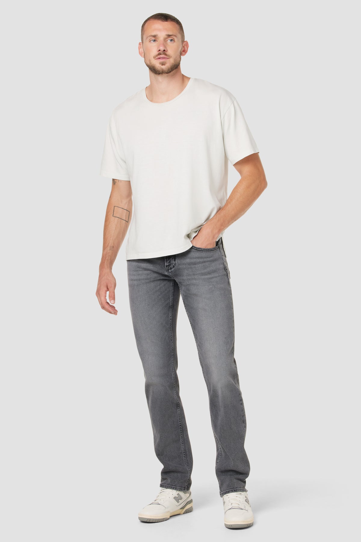 Byron Straight Leg Jean | Premium Italian Fabric | Hudson Jeans